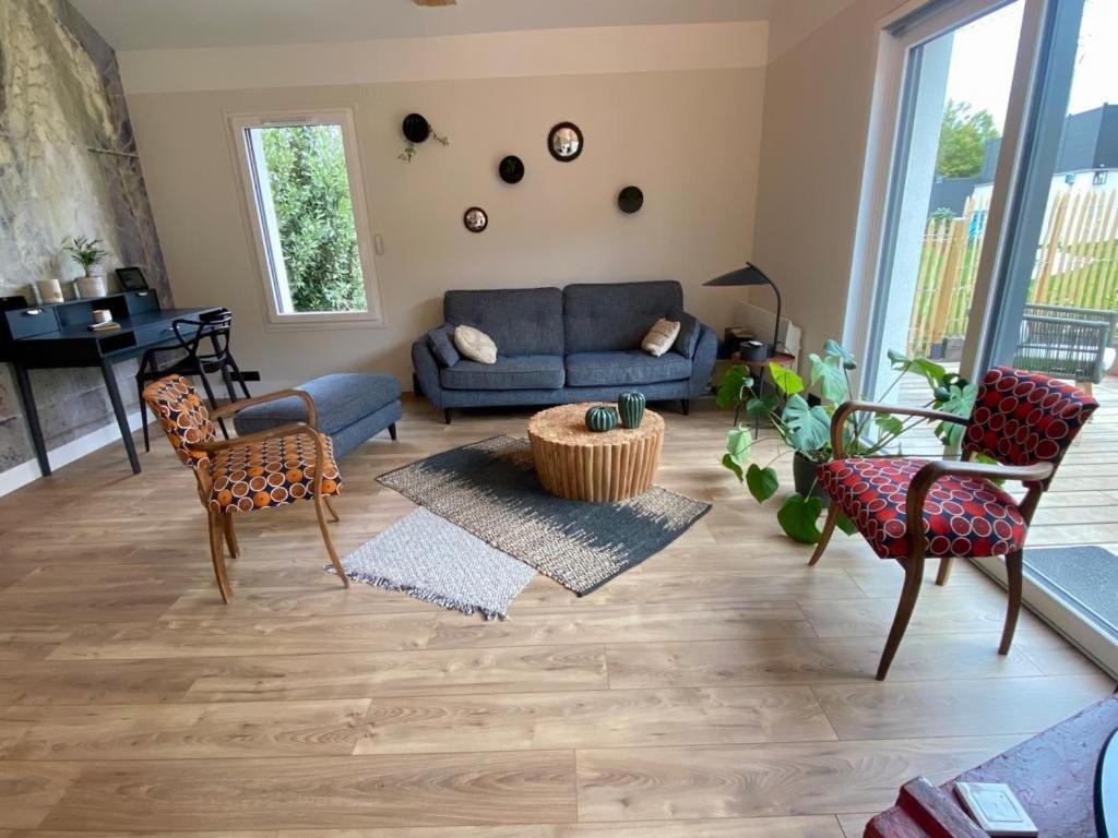 Au calme proche du centre ville, gîte avec piscine Dijon Extérieur photo
